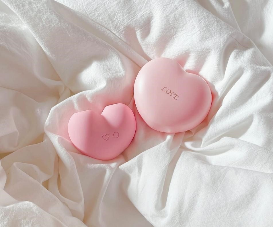 Does the Lazy Dog Position Make It Easier to Climax? Reasons for Its Popularity and Other Tips 4 heart 1